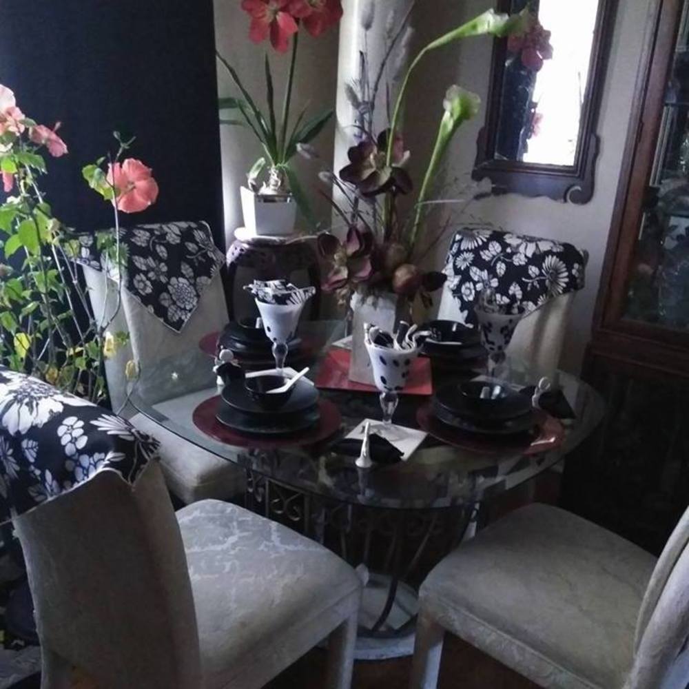 Meet your Posher, Bee